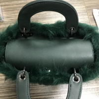Дамска чанта с дълъг косъм зелена, снимка 2 - Чанти - 36249649