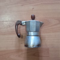  Малка кафеварка за еспресо кафе, снимка 1 - Кафемашини - 42300659