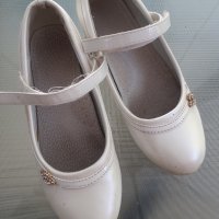 Официални бели обувки, снимка 2 - Детски обувки - 42090120
