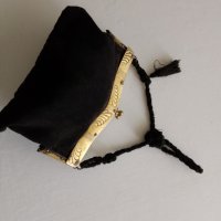 19  век  дамска чанта черно кадифе със месингови обков , снимка 1 - Антикварни и старинни предмети - 41607343