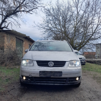 Volkswagen Touran 1.6 FSI на части, снимка 1 - Автомобили и джипове - 44824720