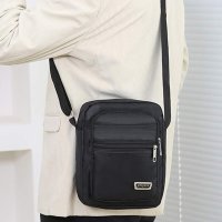 Мъжка стилна чанта за рамо в черно, снимка 1 - Чанти - 41755682