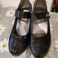 Дамски черни обувки, снимка 1 - Дамски ежедневни обувки - 34441555