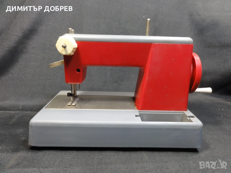 СТАРА РЕТРО СОЦ СССР МЕХАНИЧНА ИГРАЧКА ШЕВНА МАШИНА, снимка 1