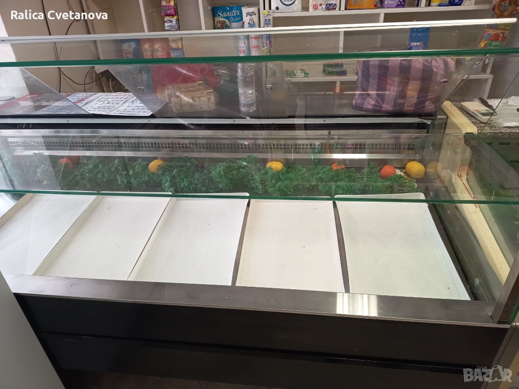 Продава се хладилна витрина в перфектно състояние, внос от Белгия , снимка 1