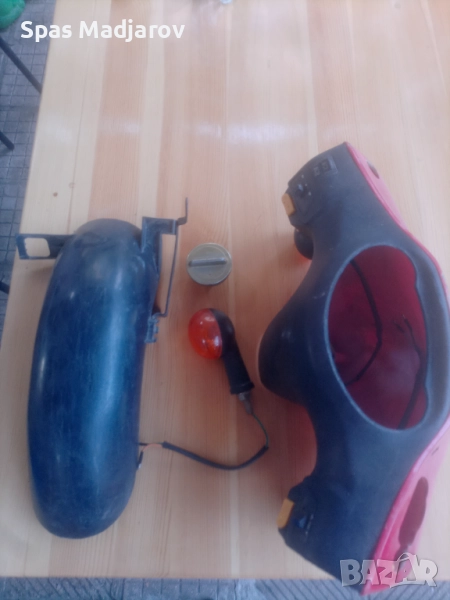 Части за скутер - калник, мигачи, копчета, капачка за резервоар , снимка 1