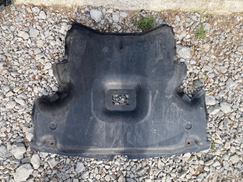 Кора под двигател за мерцедес ц класа w203, снимка 1