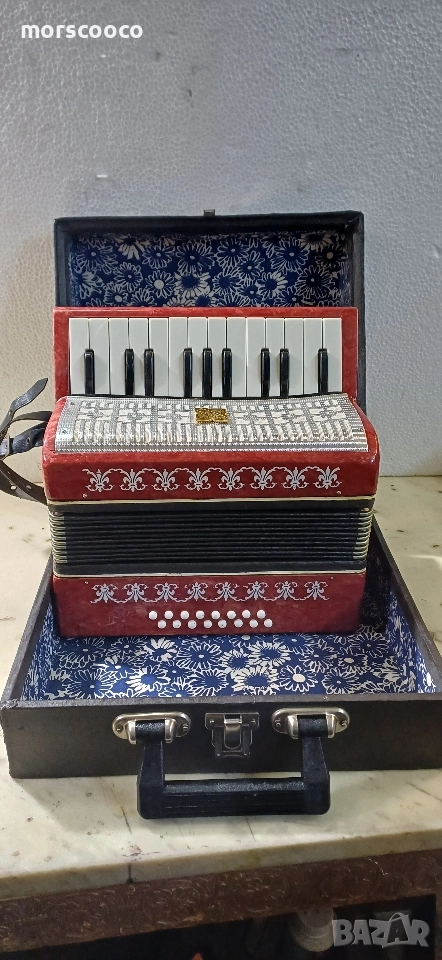 Руски детски акордеон ,,Мальиш "- 16 баса, снимка 1