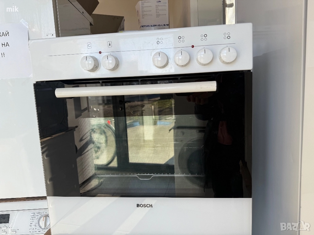 Бяла фурна с керамичен плот Bosch , снимка 1