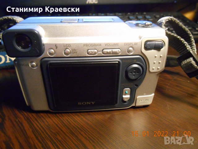 Sony Cyber-shot DSC-S70 3.1MP - vintage 2000, снимка 3 - Фотоапарати - 35758054