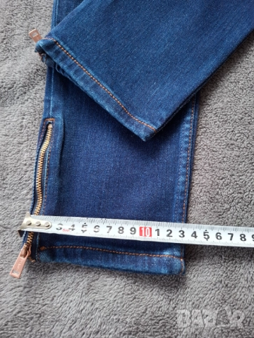 Дамски дънки GUESS размер 29, снимка 4 - Дънки - 52455298