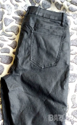 Черен панталон промазан с капси и цип на глезена, снимка 11 - Панталони - 50726769