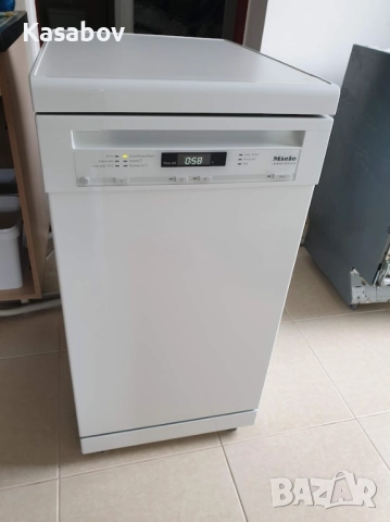 Miele Съдомиялна - 9 Комплекта - Свободностояща - 45см - Тясна, снимка 2 - Съдомиялни - 52888299