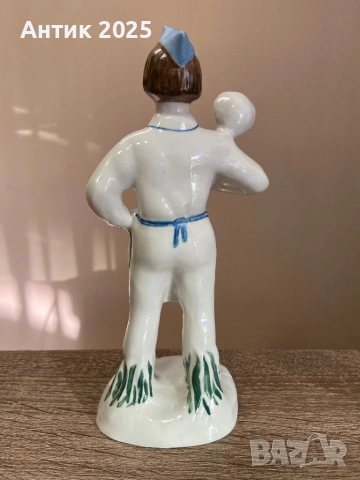 Винтидж порцеланова статуетка „Готвачка с черпак“, СССР, снимка 2 - Антикварни и старинни предмети - 53237018