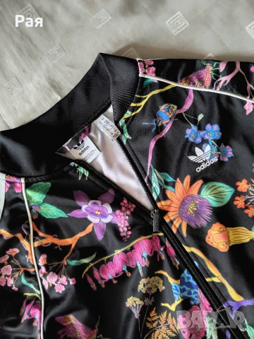 Дамски комплект Adidas Women's FLORAL Track + къси панталонки, снимка 6 - Комплекти - 50670492