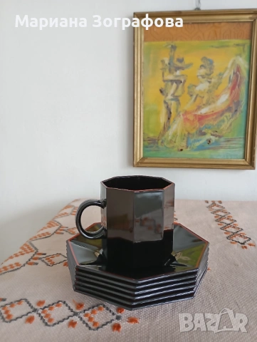 Масивна спалня, Китеник, Родоп. одеяло, Трапезна маса и столове, Сервиз за кафе, Телевизор SAMSUNG, снимка 11 - Други стоки за дома - 47595842