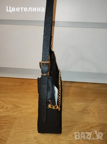 Дамска малка черна кожена чанта Michael Kors цена 30.00 лв. + подарък балсам за устни , снимка 5 - Чанти - 48888713