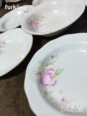 Български порцелан със златен кант , снимка 7 - Сервизи - 52354436