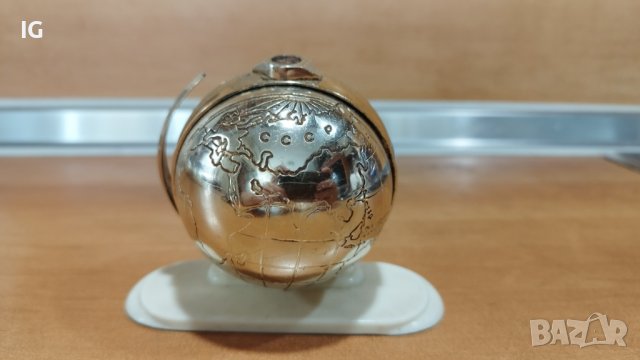 Стар будилник ВОСТОК, глобус, СССР, снимка 2 - Други ценни предмети - 42331993