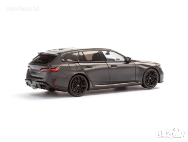 BMW M5 Touring Kombi 2024 - мащаб 1:43 на Solido моделът е нов в PVC дисплей-кейс, снимка 4 - Колекции - 53443543