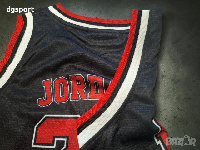 Детски баскетболен екип на Майкъл Джордан #23#Чикаго Булс#Mitchell & Ness!, снимка 4 - Баскетбол - 52572790