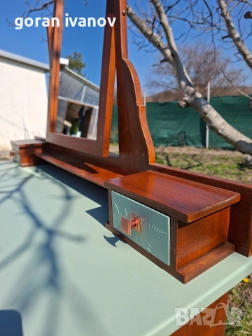 продавам Винтидж скрин, снимка 2 - Скринове - 53762678