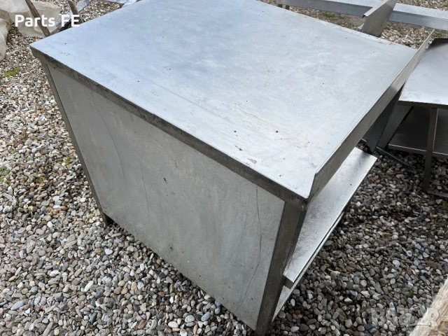 Професионална работна маса с два рафта неутрално оборудване, снимка 3 - Обзавеждане на кухня - 53054633