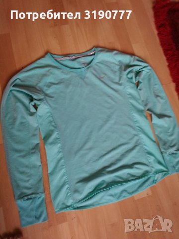Оригнална блуза Nike Dri-Fit runing (S) Като нова, снимка 2 - Спортни дрехи, екипи - 40496851