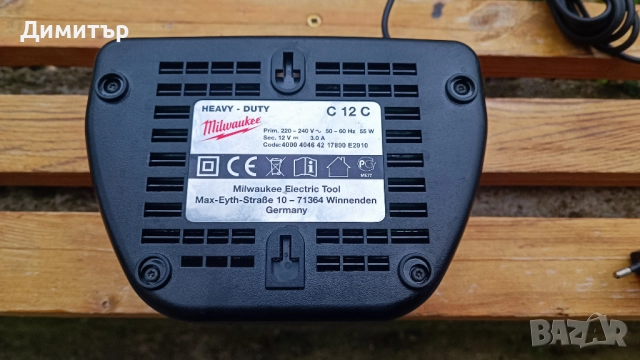 Milwaukee C12/M12 зарядно устройство , снимка 2 - Винтоверти - 46858505