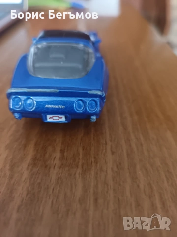 Метална количка с отварящи се врати Chevrolet Corvette 1978  1:39 , снимка 4 - Колекции - 53869129