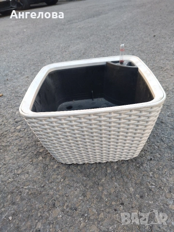 Саксия с изкуствени цветя, снимка 5 - Изкуствени цветя - 53010428