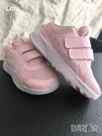  Детски маратонки Nike за момиче / размер 26 / стелка 15см, снимка 6 - Детски маратонки - 53790462