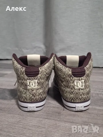 Дамски кецове DC, снимка 2 - Кецове - 49611808