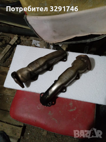 Изпускателен колектор за Ауди А4 2003г 2.5 куатро 180 к с   2бр .30 лв, снимка 1