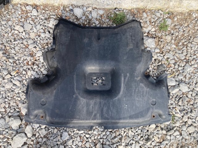 Кора под двигател за мерцедес ц класа w203