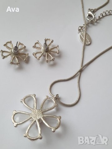 колие и обеци с цвете/комплект oriflame/медальон/висулка/кръст/кръстче с цирконий/цвят сребърен , снимка 3 - Колиета, медальони, синджири - 33094903