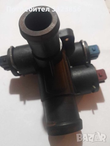 Фланец тройник за Passat B3 , снимка 2 - Части - 41914537