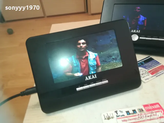 AKAI DVD ЗА КОЛА С ДВА МОНИТОРА 1110241719, снимка 9 - Аксесоари и консумативи - 47548872