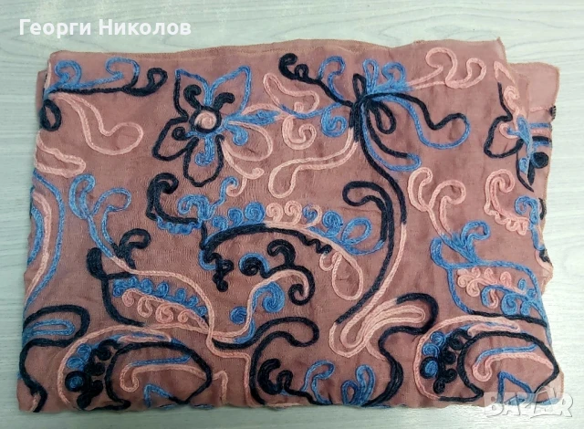 Дамски шалове , снимка 2 - Шалове - 50690308