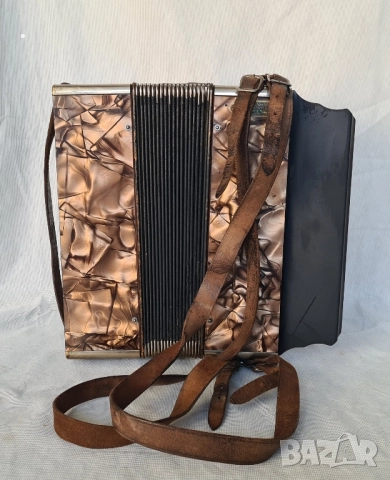 Акордеон немски HOHNER CLUB, снимка 3 - Акордеони - 51737687