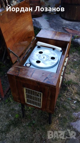 Радио-грамофон, снимка 4 - Грамофони - 51365465