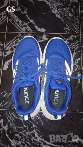 Продавам сини мъжки маратонки adidas с Bounce подметка номер 40–41