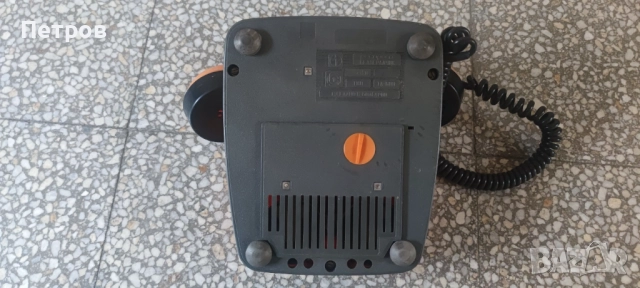 Стар телефон , снимка 3 - Антикварни и старинни предмети - 52476314