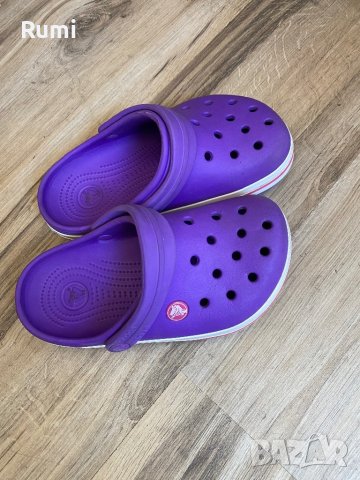 Оригинални тъмно лилави чехли Crocs ! 32-33 н, снимка 2 - Детски сандали и чехли - 42050332