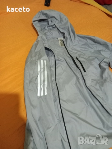 Оригинална горница с качулка-ветровка adidas ,размер M, снимка 2 - Спортни дрехи, екипи - 52030677