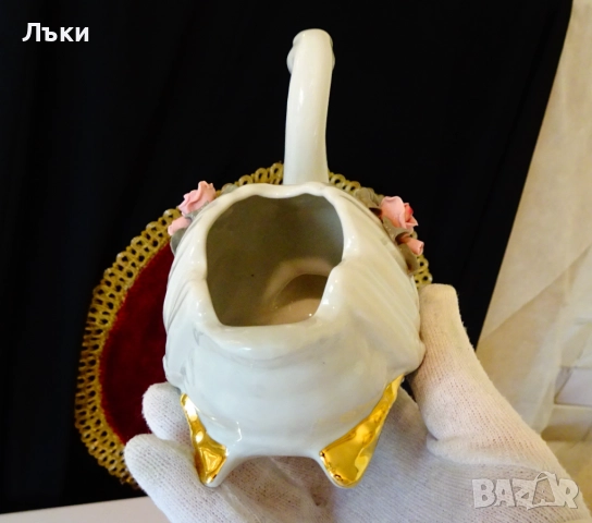 Фигура,ваза Лебед дрезденски порцелан,рози. , снимка 14 - Статуетки - 52171477