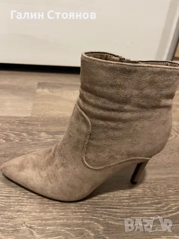 Продавам велурени дамски боти, снимка 3 - Дамски боти - 47490146