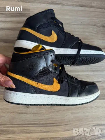 Оригинални кецове Air Jordan 1 Mid Black! 44 н, снимка 8 - Кецове - 47379488