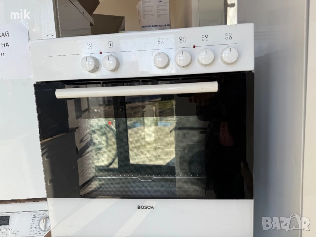 Бяла фурна с керамичен плот Bosch 