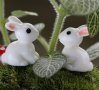 зайче зайчета заек малко малки пластмасов фигурки фигурка декоративни, снимка 1 - Други - 41364678